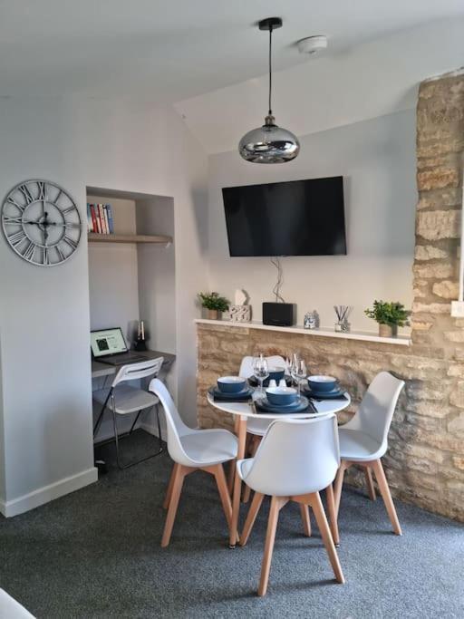 Flamingos Nest Oxford Countryside Apartment Oxford - Bicester Village - Blenheim Palace - Wifi- Free Parking Dış mekan fotoğraf