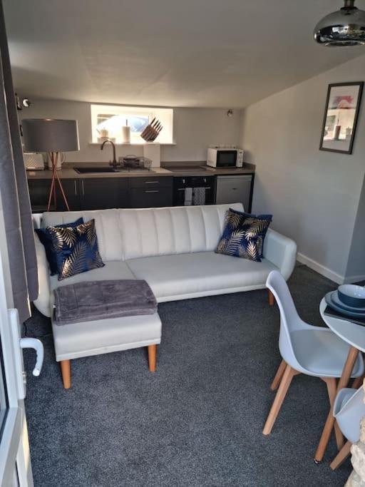 Flamingos Nest Oxford Countryside Apartment Oxford - Bicester Village - Blenheim Palace - Wifi- Free Parking Dış mekan fotoğraf